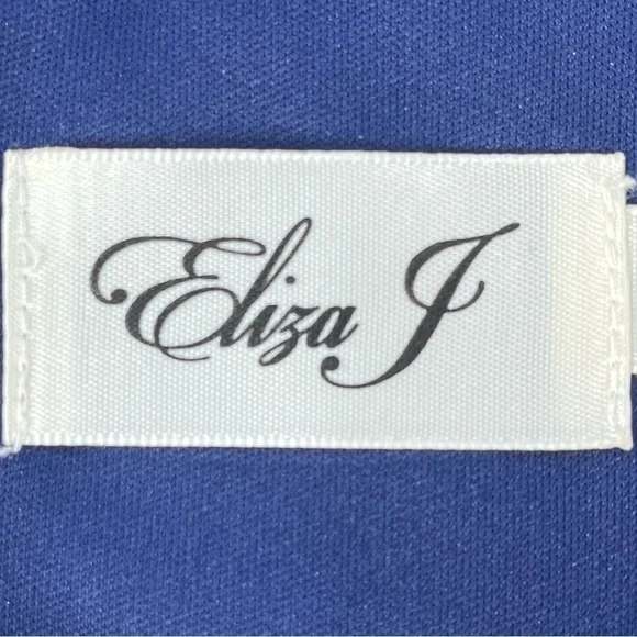 Eliza J Dress Sz 6 Floral Navy Blue Shift with Bell Sleeves - Picture 4 of 14